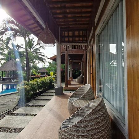 Peraja Bungalows Loyok Sangyang Exteriör bild