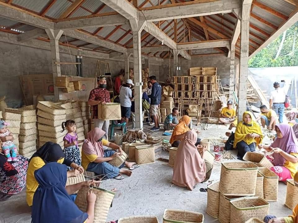 Peraja Bungalows Loyok Sangyang Exteriör bild