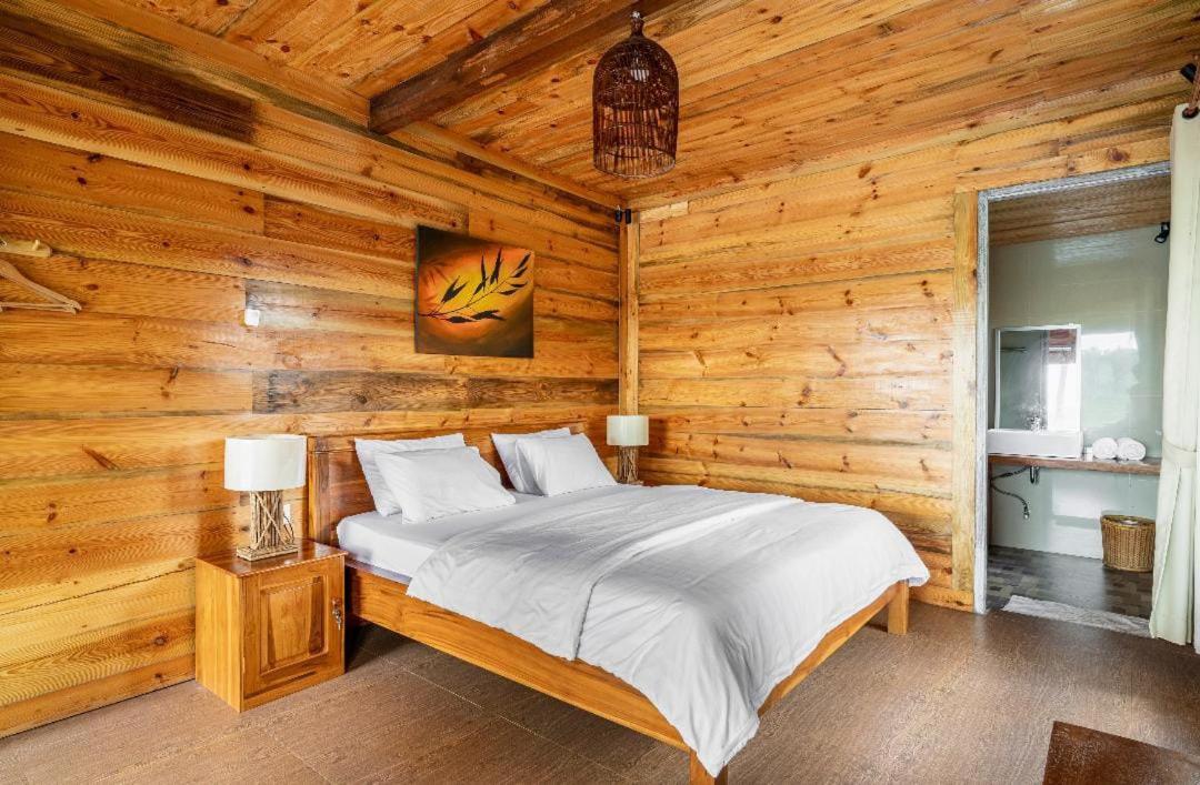 Peraja Bungalows Loyok Sangyang Exteriör bild