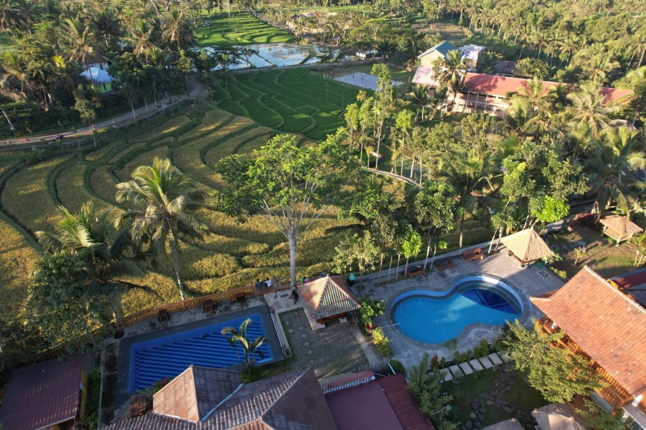 Peraja Bungalows Loyok Sangyang Exteriör bild