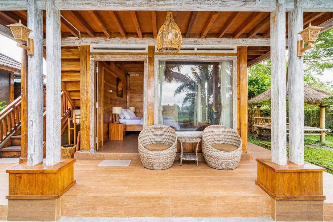 Peraja Bungalows Loyok Sangyang Exteriör bild