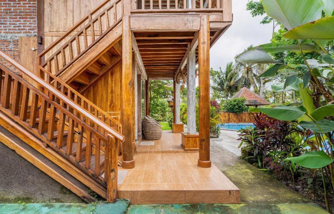 Peraja Bungalows Loyok Sangyang Exteriör bild