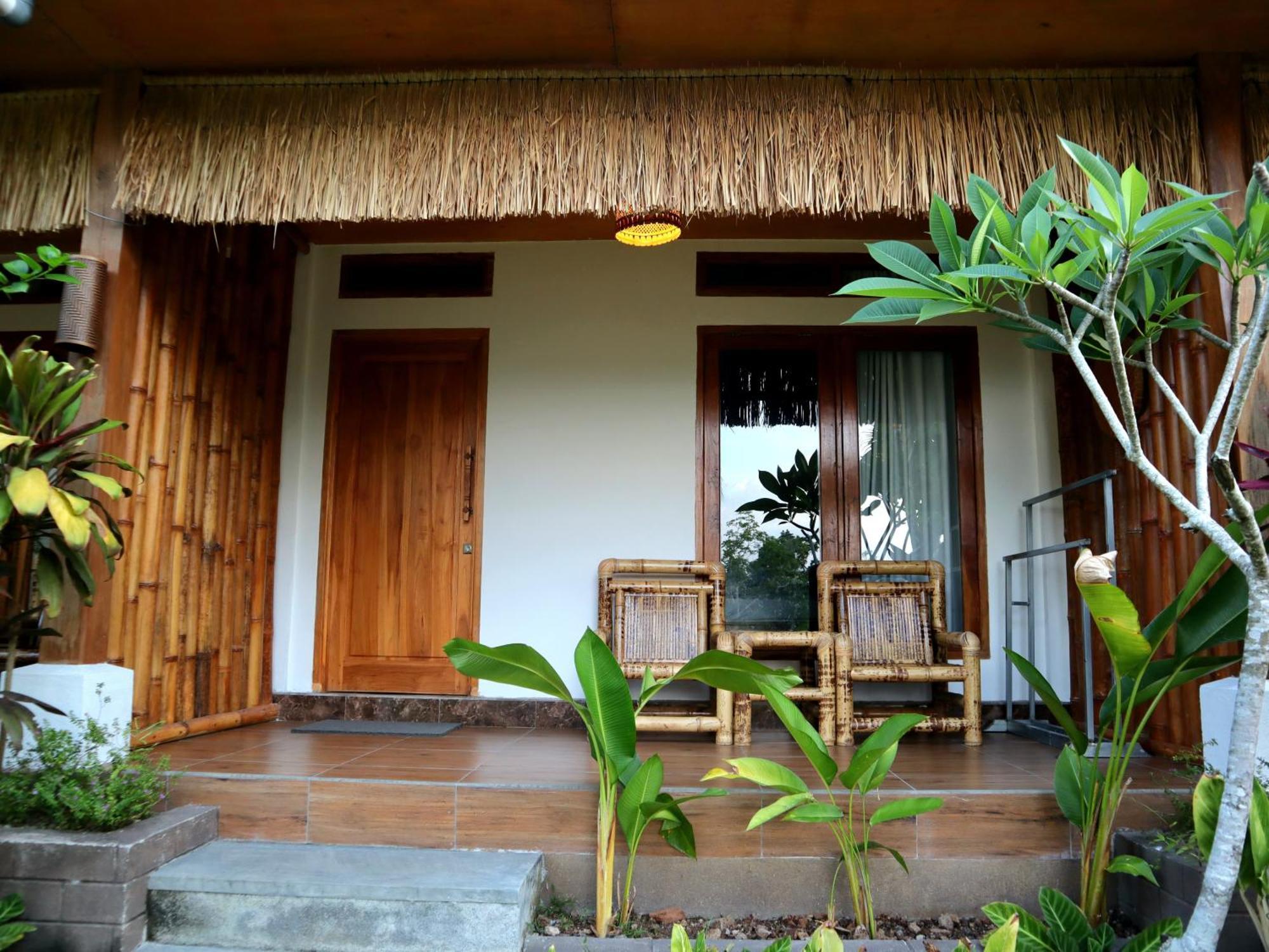 Peraja Bungalows Loyok Sangyang Rum bild