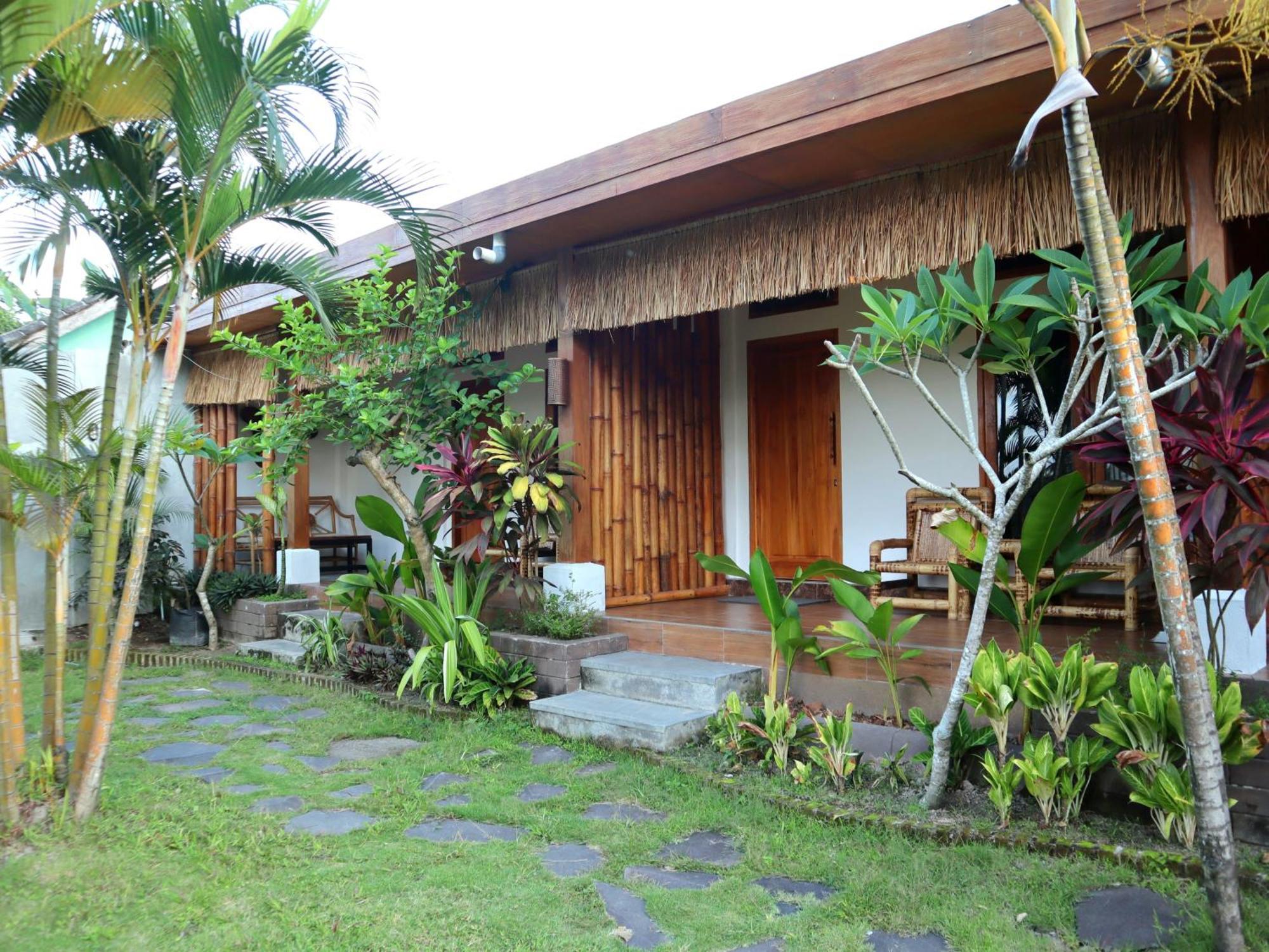 Peraja Bungalows Loyok Sangyang Rum bild