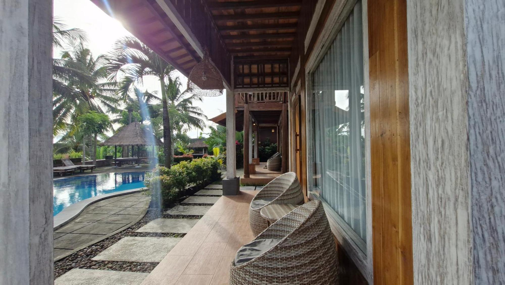 Peraja Bungalows Loyok Sangyang Exteriör bild